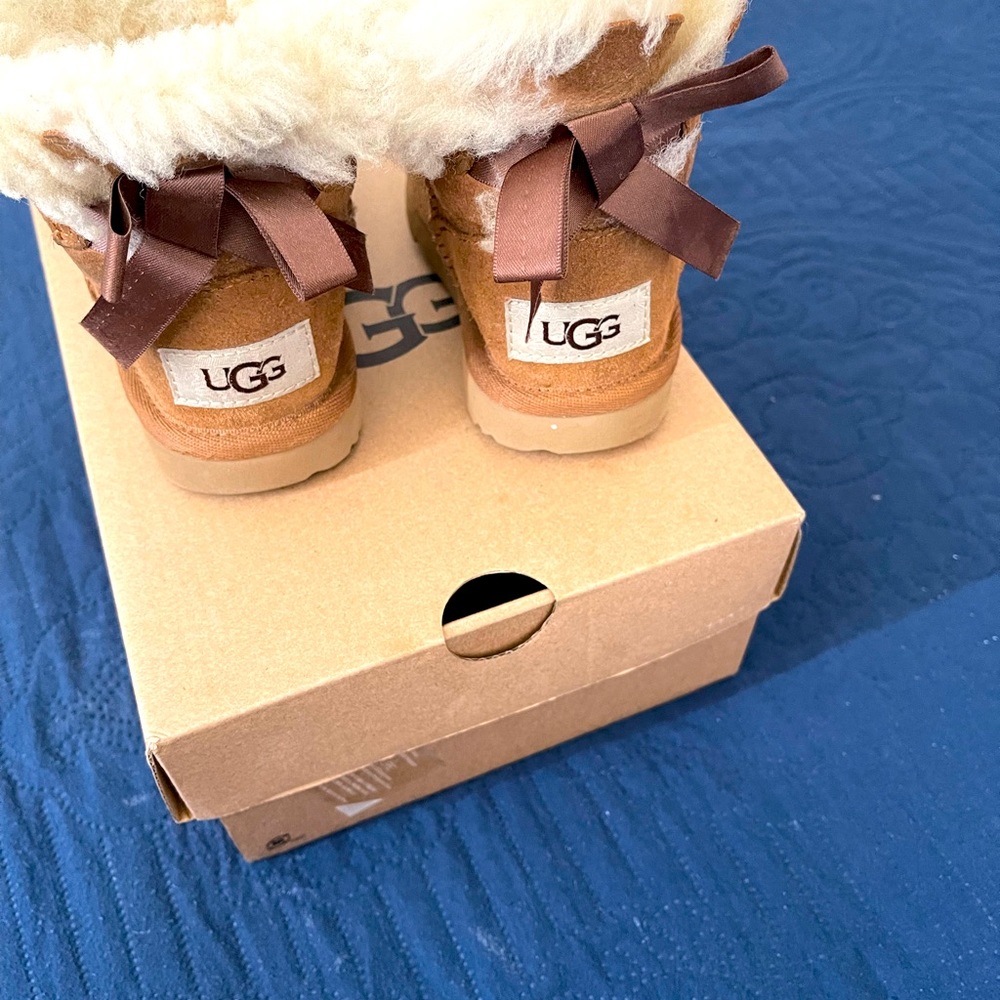 Uggs for toddle size 6
